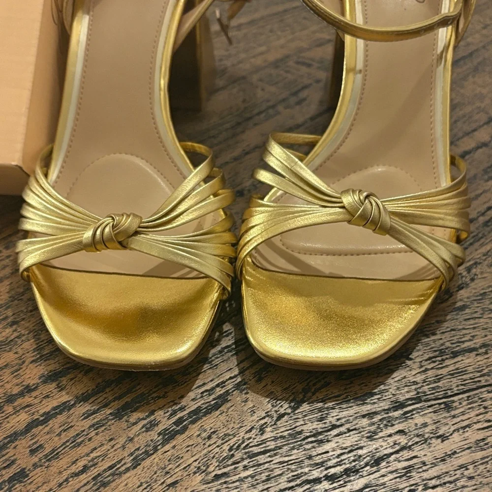 Badgley Mischka Gold Knotted Heels